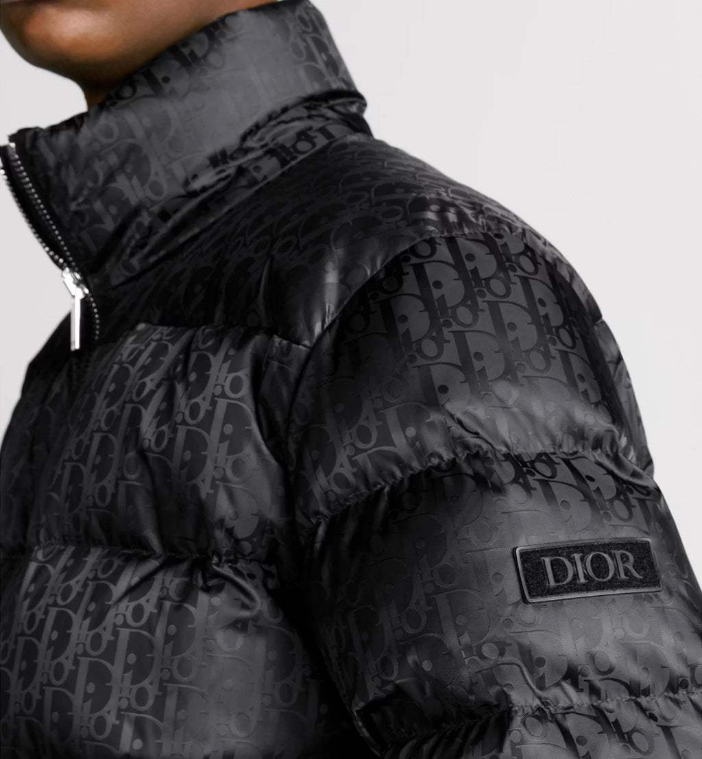 "D" Oblique Puffer Schwarz 5